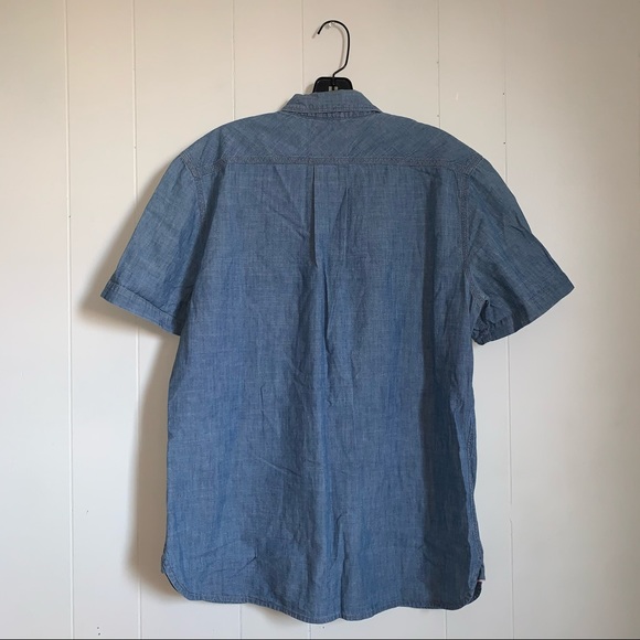 Men’s Levi’s Blue Short-sleeve Chambray Shirt - Picture 2 of 4